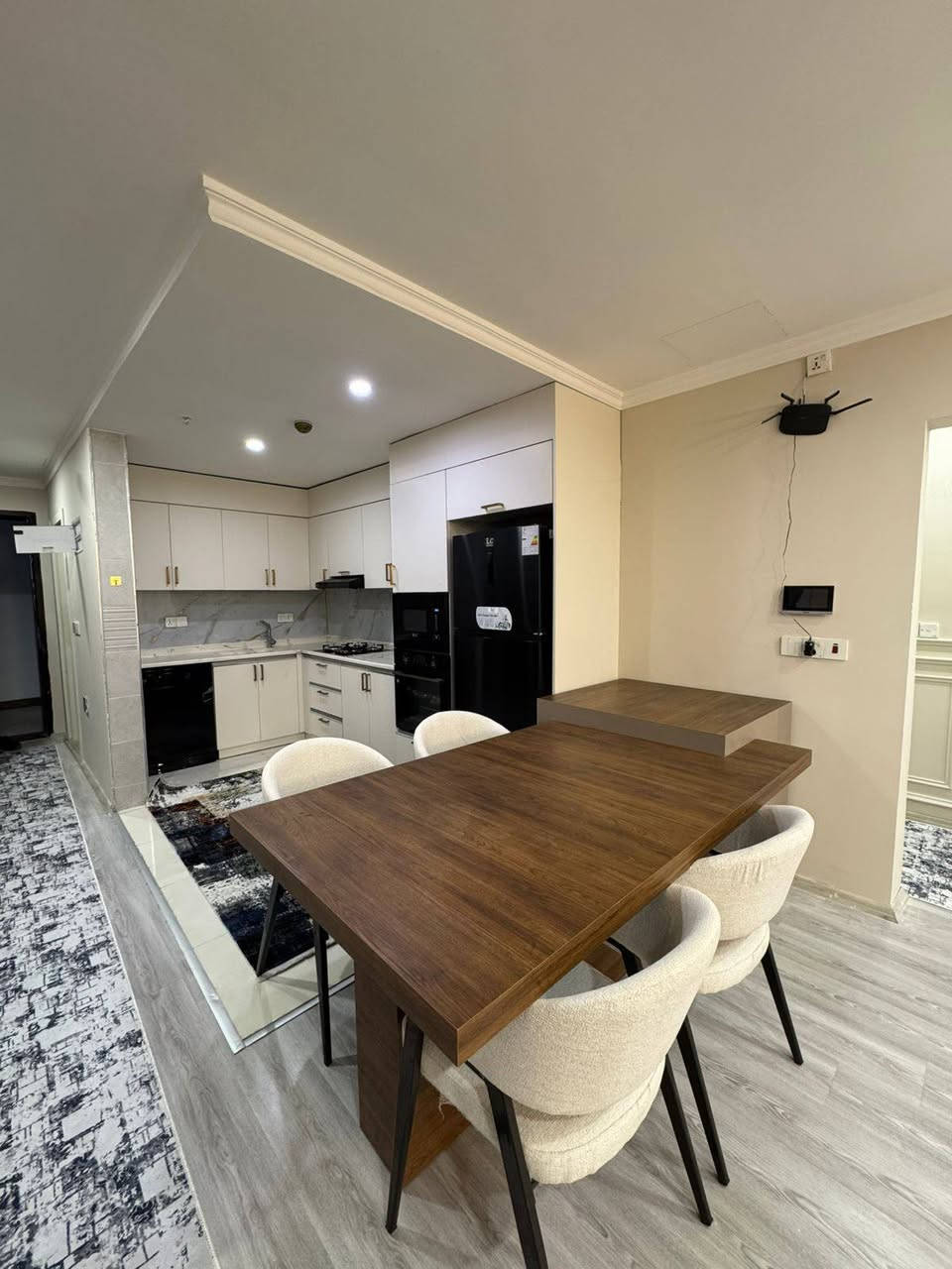 ✨ شقة للبيع في واو تاور
📍 طابق 5
📐 المساحة 170 متر
🛏️ 3 غرف وصالة
🪑 مؤثثة بالكامل اثاث راقي وديكورات حديثه 
📞 التواصل واتساب
*********** أربيل, العراق
