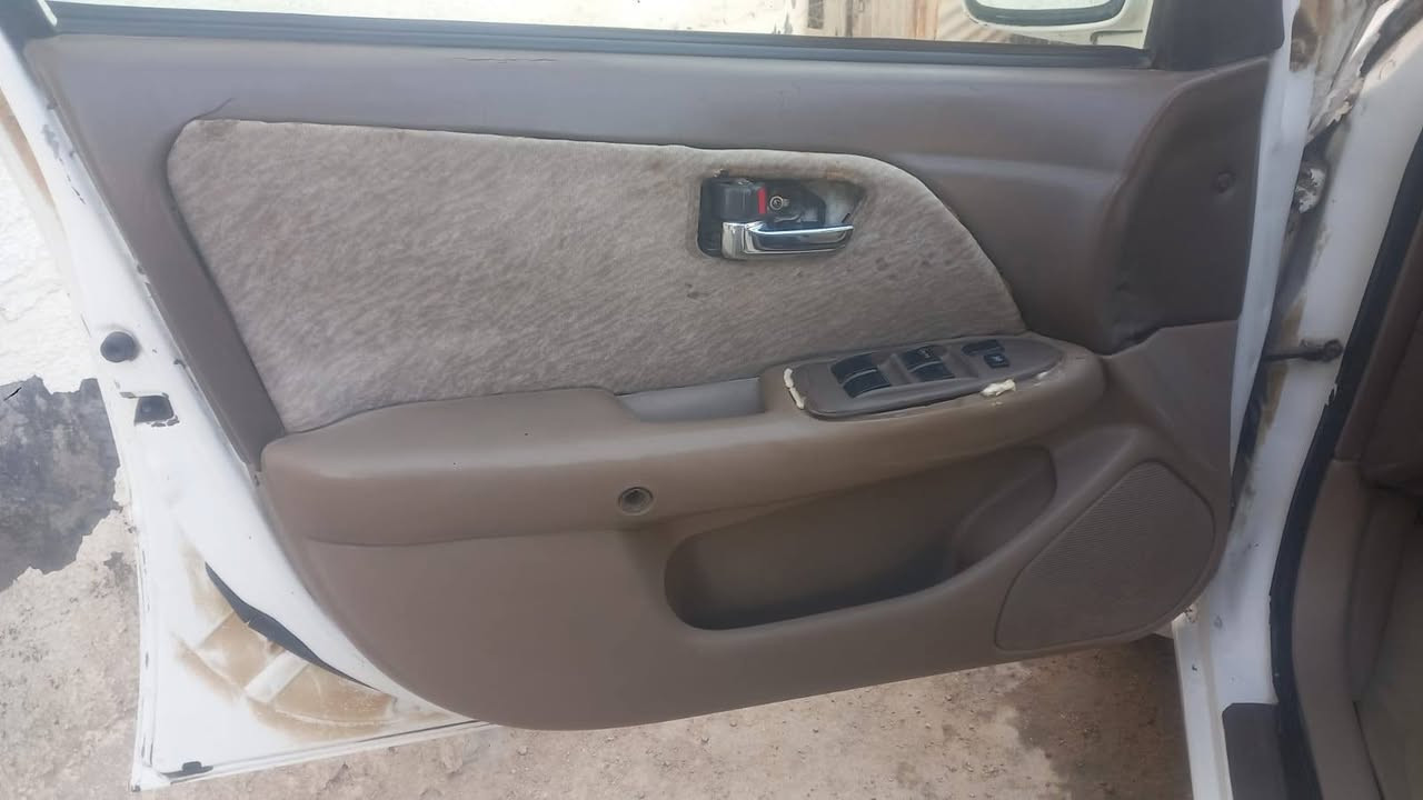 سلام عليكم سياره للبيع كامري مديل 2000 كير مكينه تبريد خير من الله مابيه ضربه *********** السعر 55
