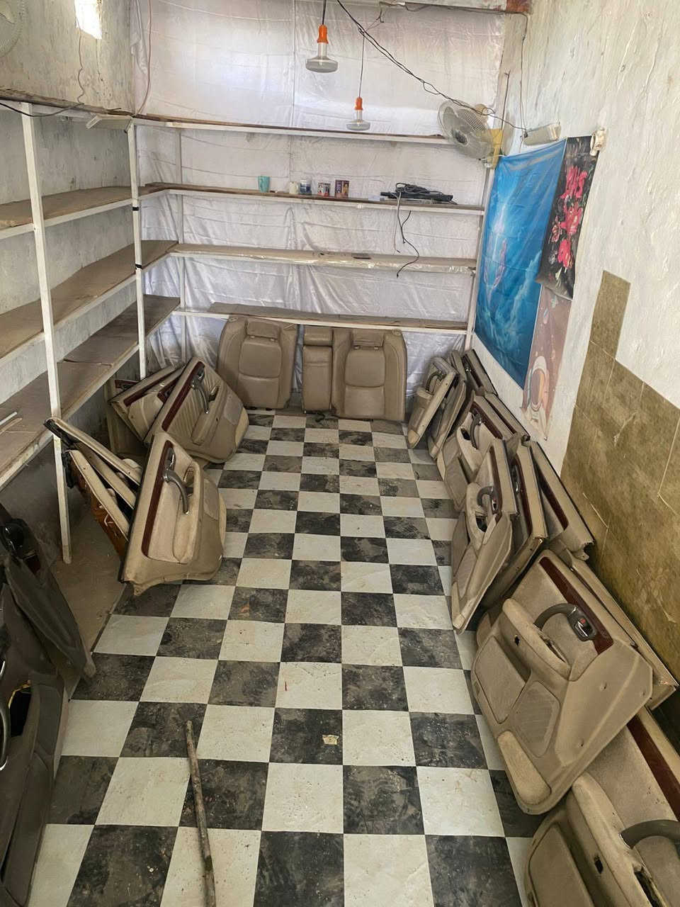 السلام عليكم التخم الابطاين المخمل ب ٥٠ الف جوه السوك تخم بطاين جلد بيجي ب ٨٠ الف وعدي تخم اسود رصاصي ماكو توصيل ماعدي ذني مال ملكه فقط غير سياره ماعدي مكاني بابل الدبله *********** الخاص مفتوح
