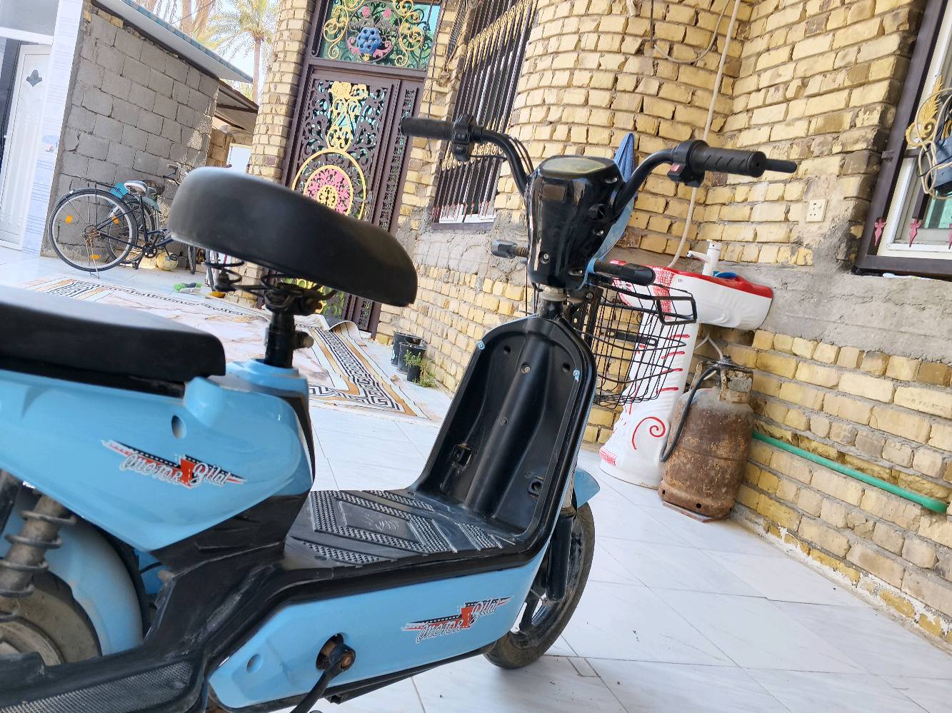 السلام عليكم
دراجة شحن 🔋⚡ للبيع
موديل2025
حجم 14
كهربائيات كله شغالة هورن لايت اشاير
تشغيل عن بعد 
بصمتين 2
سويچين2
كاملة مكملة
نقص فقط بطاريتين عاطلات 
تجي وتفحص
السعر:150 
الموقع:كربلاء-الخيرات
للتواصل : واتساب ***********
او على الخاص