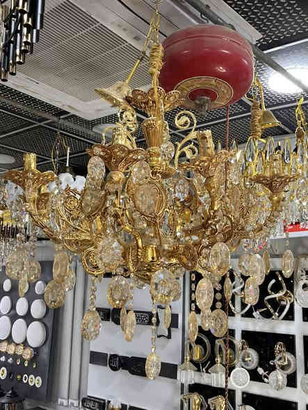 زبائننا الكرام ❤️❤️ 
✅ تم وصول وجبة جديدة من ثريات كرستال الملكية والكلاسك بسعر مناسب والبيع اقصاد ونقد 

⚠️لا نتعامل مع المناشئ الرديئة اطلاقاً بل نتعامل مع الماركات العالمية وذات الجودة الممتازة . 

#عنواننا 
🔹الفرع الاول :- واسط / قضاء الحي / شارع الجمعية / قرب سوق الخياطين 
🔹الفرع الثاني :- واسط / قضاء الحي / نهاية شارع الشيخ على اليمين / قرب مجمع رسول 

#للطلب والاستفسار :- 
***********    ***********

#معرض_محسن ….. #خيارك_الافضل
