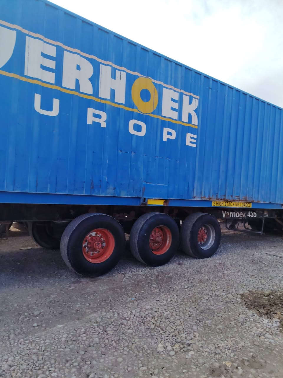 للبيع عربانه حاويه ارتفاع 270
الأستفسار ***********
