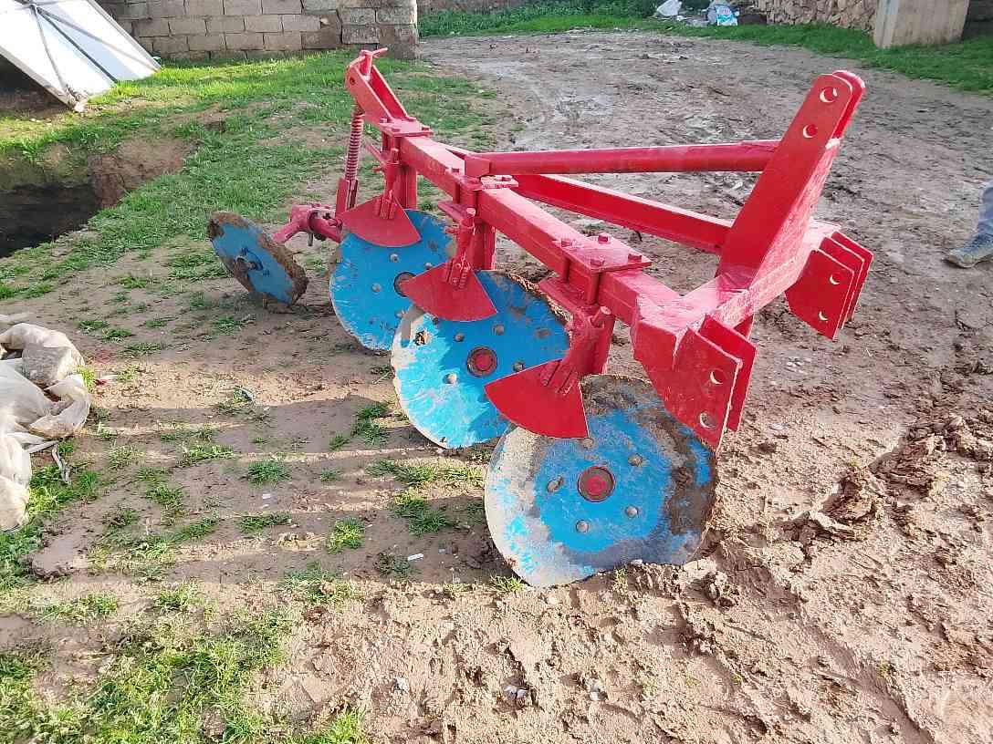 دسك ثلاثي نظيف جدا السعر 500الف تواصل مع صاحبو ***********   مكلف بالنشر موصل, نينوى
