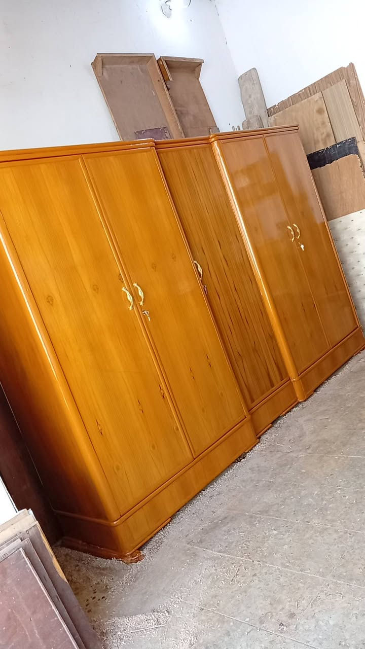 سلام عليكم كنتور خمسه باب تزكام نضيف جدآ اخو لجديد سعره 245و بي مجال نجف مقابل قريه الغدير ***********.
