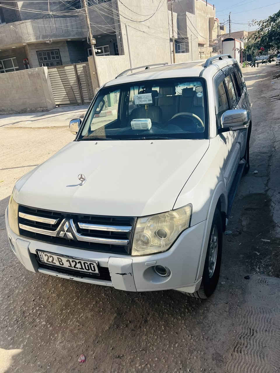 السلام عليكم باجيرو حبتور 2007 باسمي رقم اربيل سياره فول مواصفات تحكم ستيرن فتحه سقف مري شفط تبريد خير من الله كير محرك حداديه تخم تاير كله جديد الداخل بيجي جلد دشبول اسود  السياره بيهة جاملغ امامي فقط صبغ يعني بدون لا ضربه ولا شي اثر شخط بي ومصبوغ وسيارع جاهزه وحلوه مال جناي مكينه 3500 
السعر 126 وبيهة مجال مكاني بابل الحله مركز مدينه 
***********
