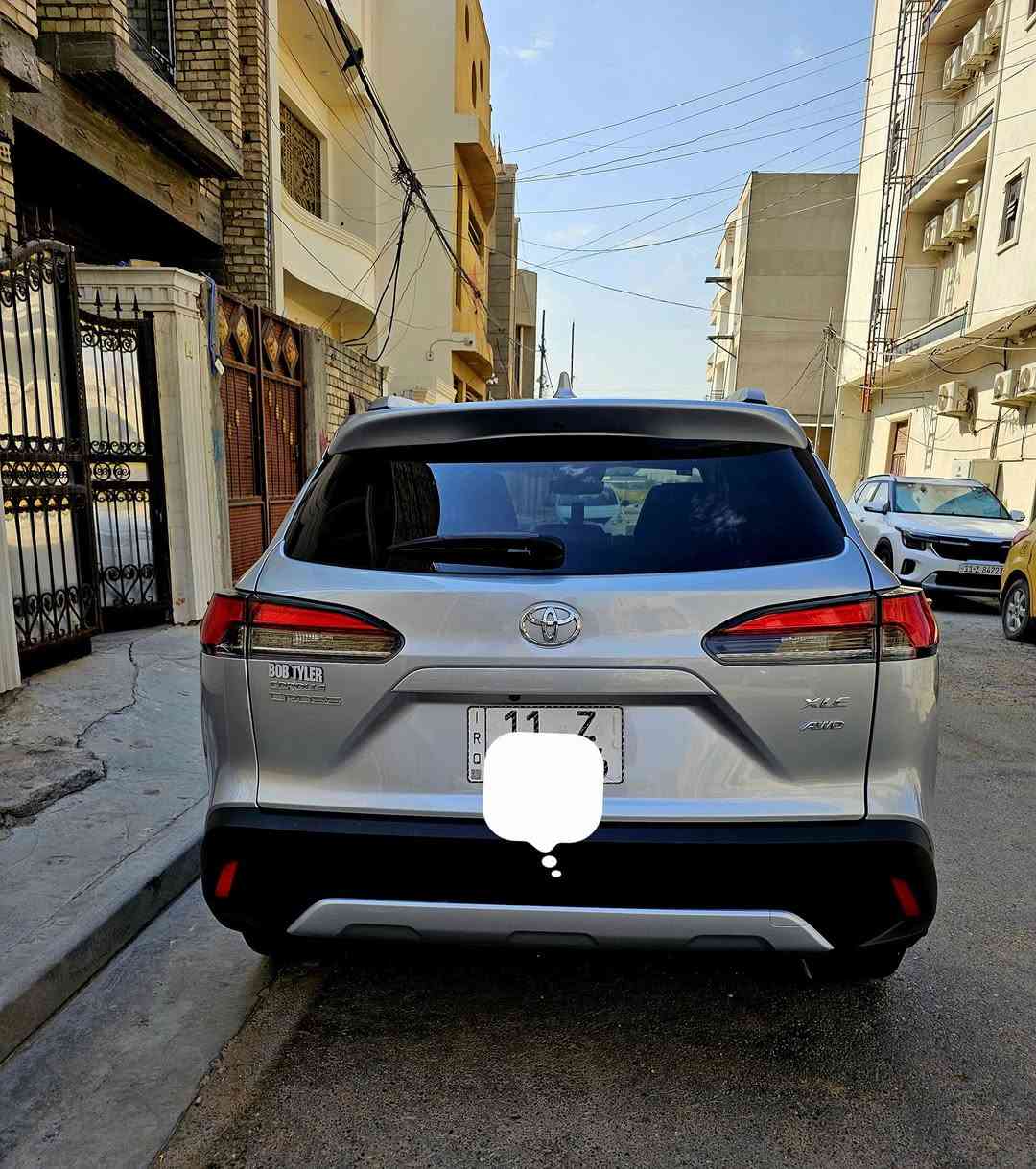 السلام عليكم للبيع كورولا كروس بانزين فقط امريكي  موديل ٢٣ فول مواصفات فئة XLE بريميوم رقم بغداد 
* فتحة سقف 
* كراسي جلد تدفئة بالكراسي الاماميه وكهرباء 
* جنطه خلفيه كهرباء 
* تبريد قطعتين 
* شاشه جبيره تدعم كاربلي نظام الصوت JBL ودمام خلفي 
* كامره خلفيه متحركه 
* مودات قياده 
* توقف ذاتي 
* اطفاء ذاتي 
* سياقة ذاتيه 
* تحديد مسار 
* تحكم استيرين 
* شاشة العدادات الكترونيه 
* إضاءة داخليه 
* سايد بريك بصمه 
* بصمة أبواب وتشغيل 
* ترحيب أثناء الاقتراب من السياره 
* رادارات ٣٦٠ درجه 
* نقطة عمياء 
* اشاره بالمراة الجانبيه وهيتر 
* حساسات امامي خلفي 
* فور ويل السياره 
* ويل كب حجم ١٨ انج 
*محرك حجم ٢٠٠٠ سي سي 
* لايتات اماميه داينمك متحرك لد وزينون بلادي 
* كشافات زينون بلادي 
* بك لايت لد على طول الجنطه  
* حادث السياره فقط تبديل بنيد وبارد بالجاملغ الأمامي الايسر كفاله شواصي ولغود وراديترات يعني غاز وماي بلادي مال أمريكا طاك ايرباك استيرن ودشبول ماشيه ١٥٦٠٠ مايل قابل للزياده سعرها ١٨٧ ورقه وبي مجال بسيط مكاني بغداد الغزاليه للتواصل ***********
