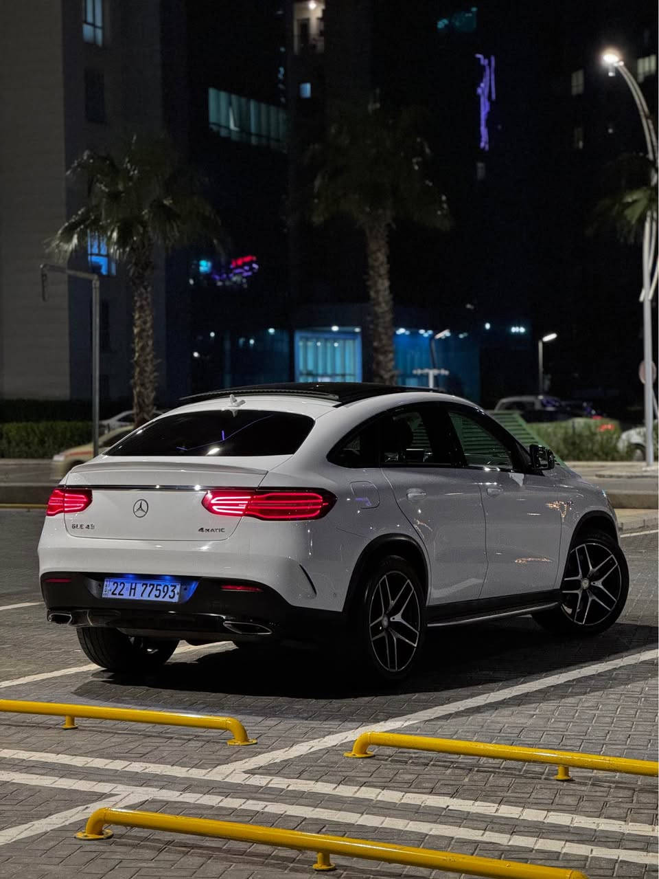 Mercedes GLE 43 AMG 2016 BCM VIP 
مرسيدس جي ال اي 43 اي ام جي فوللل 1على 1 
سيارة نادرة و جميلة وكالة اربيل BCM شركة 
بدون قطرة صبغ دعامي ل دعامي مكفول 
گير محرك كله شرط مكفول 
محرك 3000 v6 توين توربو گير 9 غيارات ملتي كلج 
مواصفات معروفة 
سيارة بس بيه مكانين بي دي ار 
سعر سيارة مناسب 3 شدات 20 ورقة مجال 
بس بيع 32,000$ 
مكان سيارة اربيل شارع اربعين معرض بيار حميد
للستفسار *********** واتساب 
مع تحياتي 🤍 أربيل, العراق

