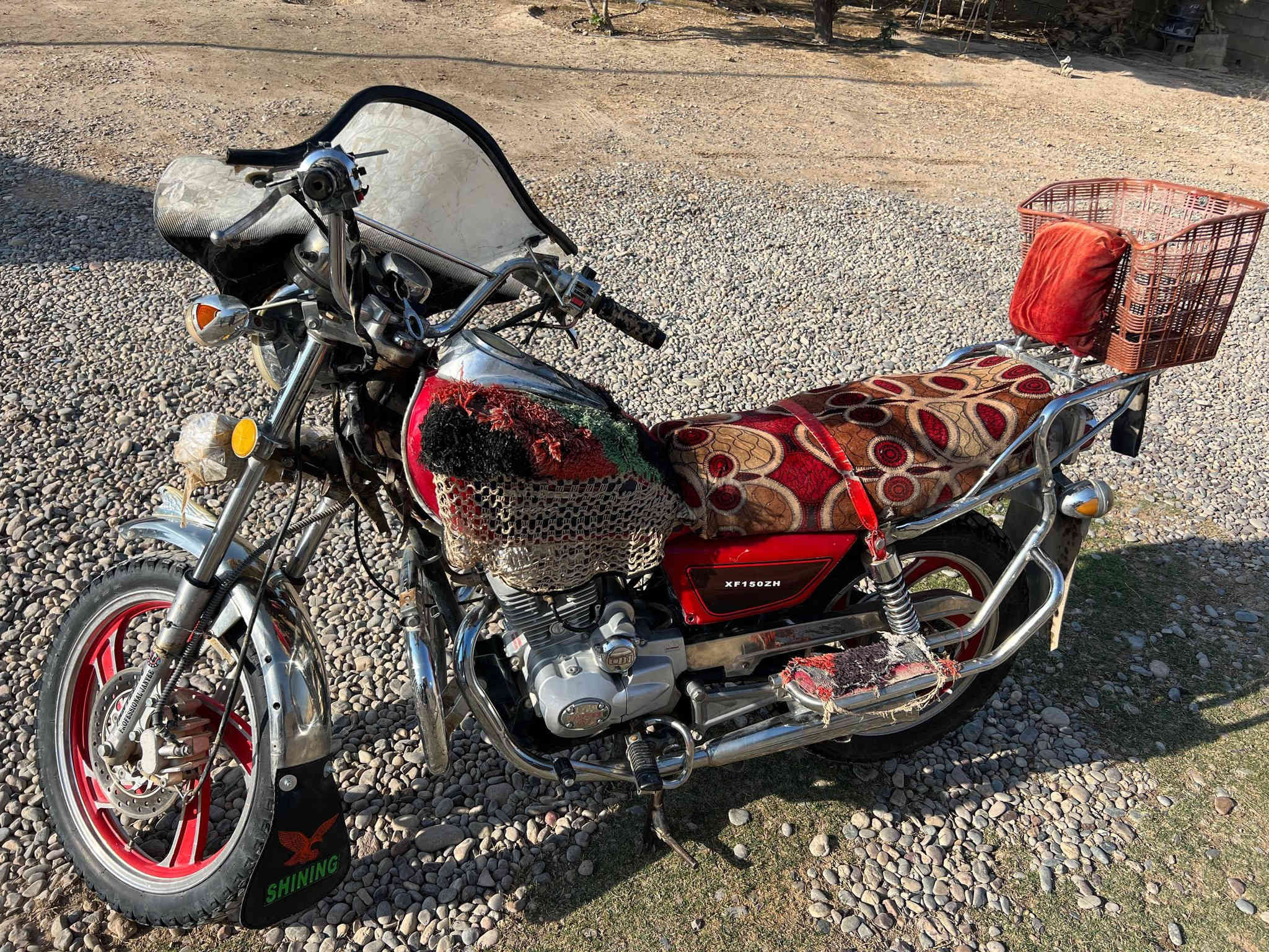 السلام عليكم  
موطور جني جبير  للبيع 
موديل 2020
درجه أولى 
كهربائيات شغاله
محرك مامفتوح 
محركو 200 
تايرات نضيفه 
قريه النميصه 
السعر 750
الرقم 👇

***********
