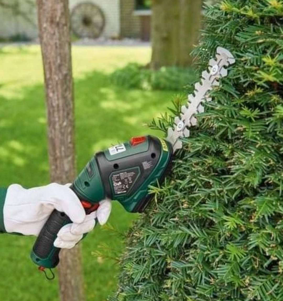 لقص العشب 
🔄 بيه رأسين قابلين للتبديل:
رأس لقص الحشيش 🌱
رأس لقص الشجيرات الصغيرة 🌿


**إذا كنت صاحب هذا الإعلان وتريد حذفه لأي سبب، رجاءا أرسل رسالة إلى الدعم الفني**