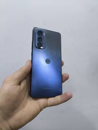 للبيع جهاز motorola edge 30 5g الذاكرة :256  معالج : سناب دراكن 778G 5...