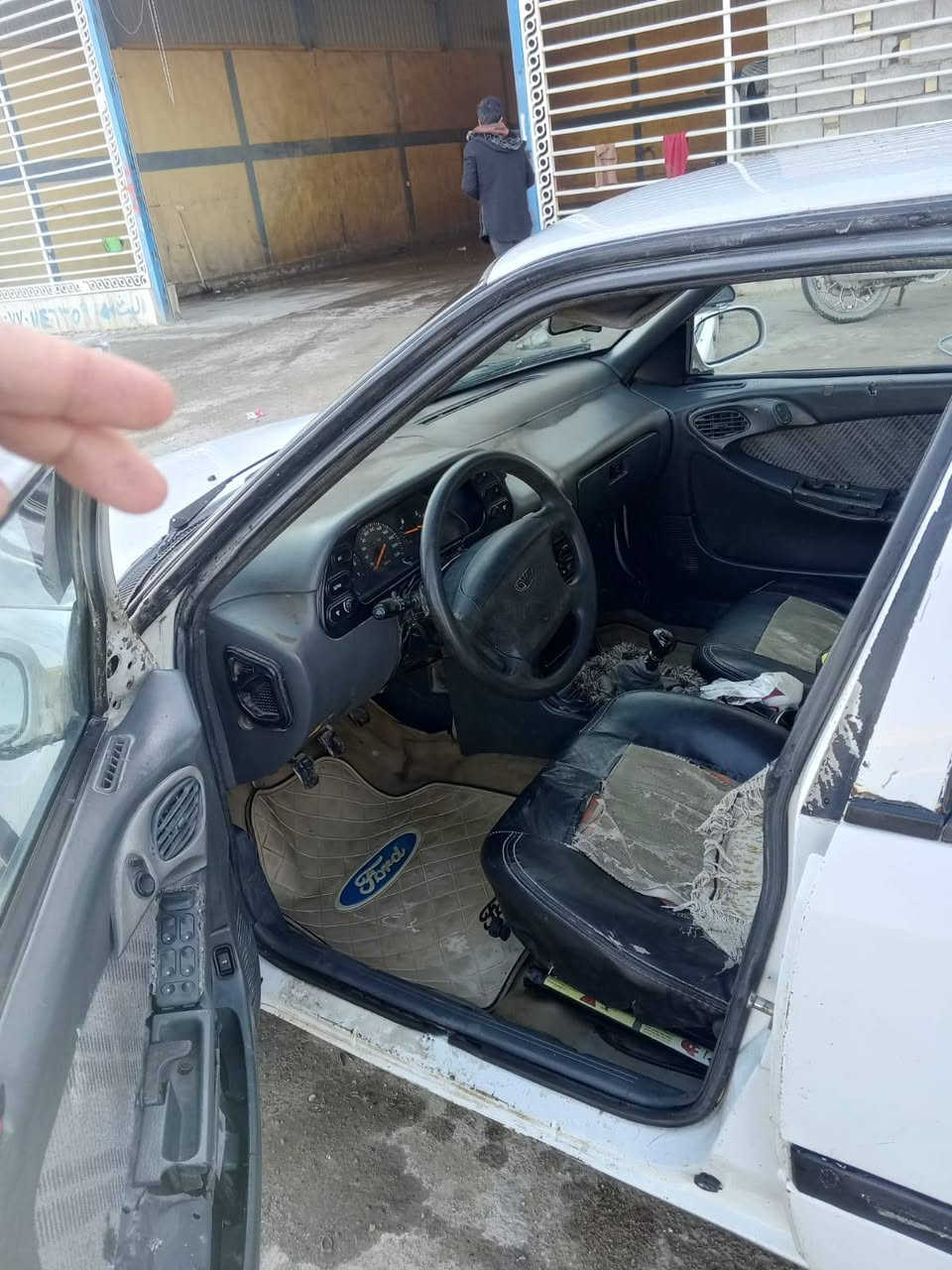 السلام وعليكم دايو اسبرو مشروع وطني سنويه لل 27 محرك 16مفتوح وشرط كير محرك سياره شرط رقم كركوك نكليزي تدفئه ويه السويج السعر 30وبيهه مجال الاتصال ***********
