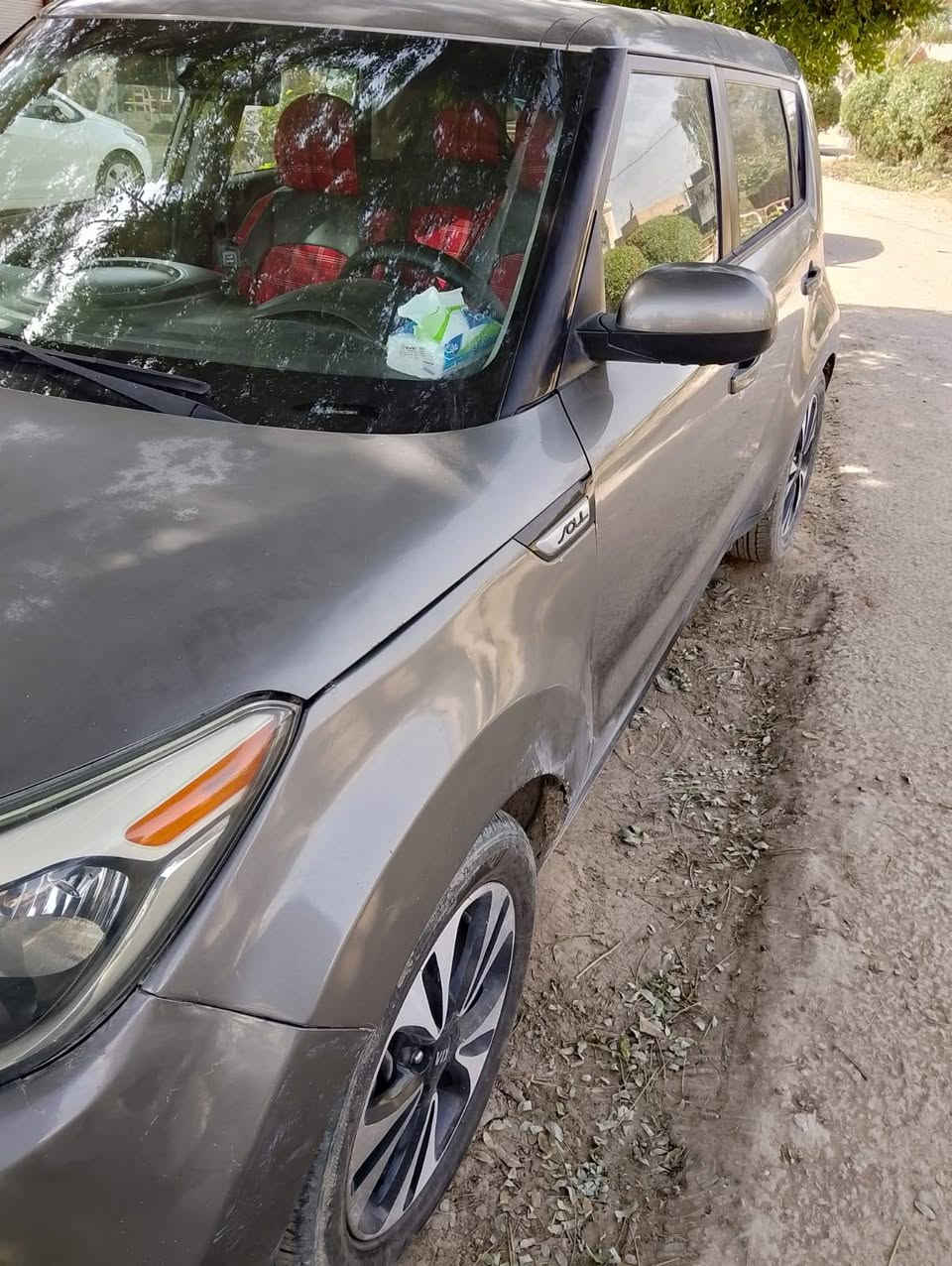 كيا صول موديل 2016 مكينة 2000 GDI مكينة كير حدادية كهربائيات تبريد تدفئه تخم تاير كله مكفول حادث امريكا قبق جنطة تبديل وجاملغ امامي جهة السائق تبديل بدون قطرة دواخل وبيها بالعراق خاملغ امامي الايمن بارد وكلشي موضح بالسونار رقمها بابل باسمي ومكانها بابل المحاويل للاستفسار الاتصال *********** علما اني مكلف بالنشر السعر 100 $ وبيها مجال
