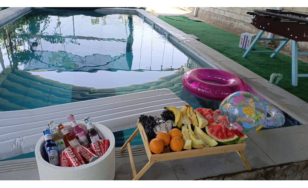 للبيع مزرعه دونم علي شط الصب قريب الثقيه  مع محوله خاص مع بيت مع نخل برحي ومكتوم 50نخله مع مسبح موبيل ***********السعر 150بيع مستعجل
