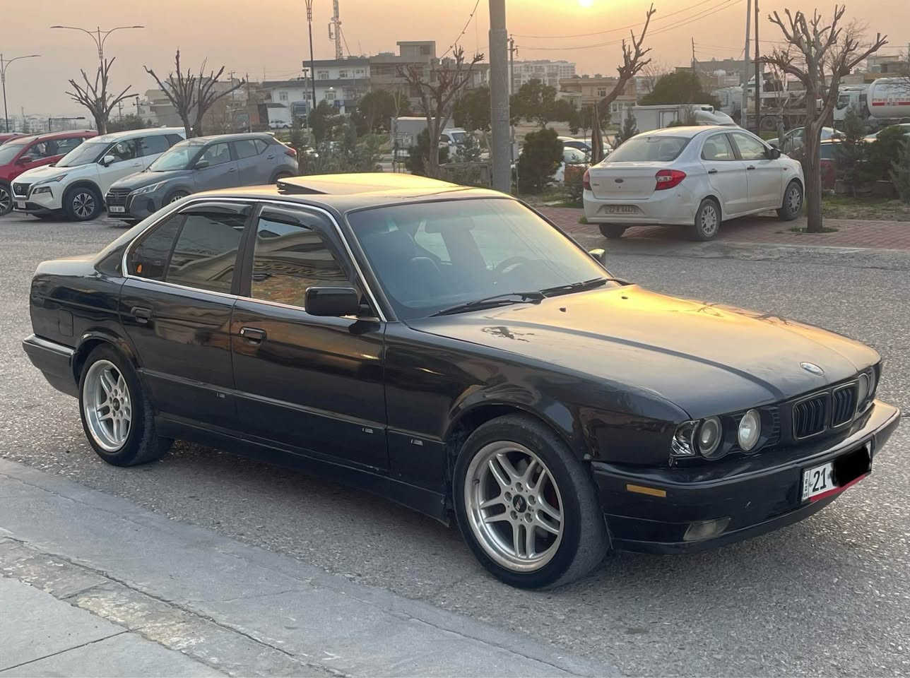 بيم 1994. 525 مە کينە کە پس  فول مواسفات سلايتو کوشن جلدە  ڕەقەم سلێمانی تە نها تە حويل نابێ کێشە ی مە دەنی بە شەرت  لە  ساحێب سە نە وی خۆی کڕاوە بە لام تە حويل نابێ بە شەرتی تە حويل نای فرۆشم  داعمو ليدراوي نيه گێڕو مەکينە بە شەرت. 

سعرى 37$گەڵا
***********
***********
تکايە مشتەری نيت تە لە فون مەکە السليمانية, العراق
