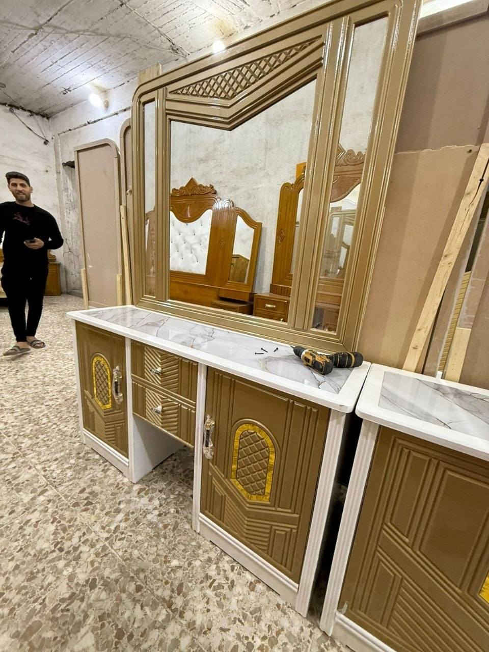 🔴نجارة عراقية 100‎%‎ درجة
  اولى  > تتكون من 11 قطعه
         #مليونين فقط 🌹🌹
✅خدمة التوصيل والشد مجاناً داخل بغداد
✅وجه الكنتور خشب MDF11 ملم 
✅داخل الكنتور صاج طبيعي 4ملم
✅الظهر جرجوبة شد براغي 
✅القاعدة الارضية للكنتوروالزاويه بلوك صاج 
✅السقف للكنتورً والزاويه بلوك صاج 
✅ارتفاع الكنتو260سم 
✅عرض  الكنتور320 سم
✅عرض الكنتور مع زاوية الملابس440 سم 
✅شازلون خزان
✅طابورية جلوس اضافية 

                    

🔻 
🟣خدمة التوصيل والشد مجاناً داخل بغداد

ملاحضه
متوفر خدمة توصيل جميع المحافظات
اللوان حسب طلب الزبون


**إذا كنت صاحب هذا الإعلان وتريد حذفه لأي سبب، رجاءا أرسل رسالة إلى الدعم الفني**