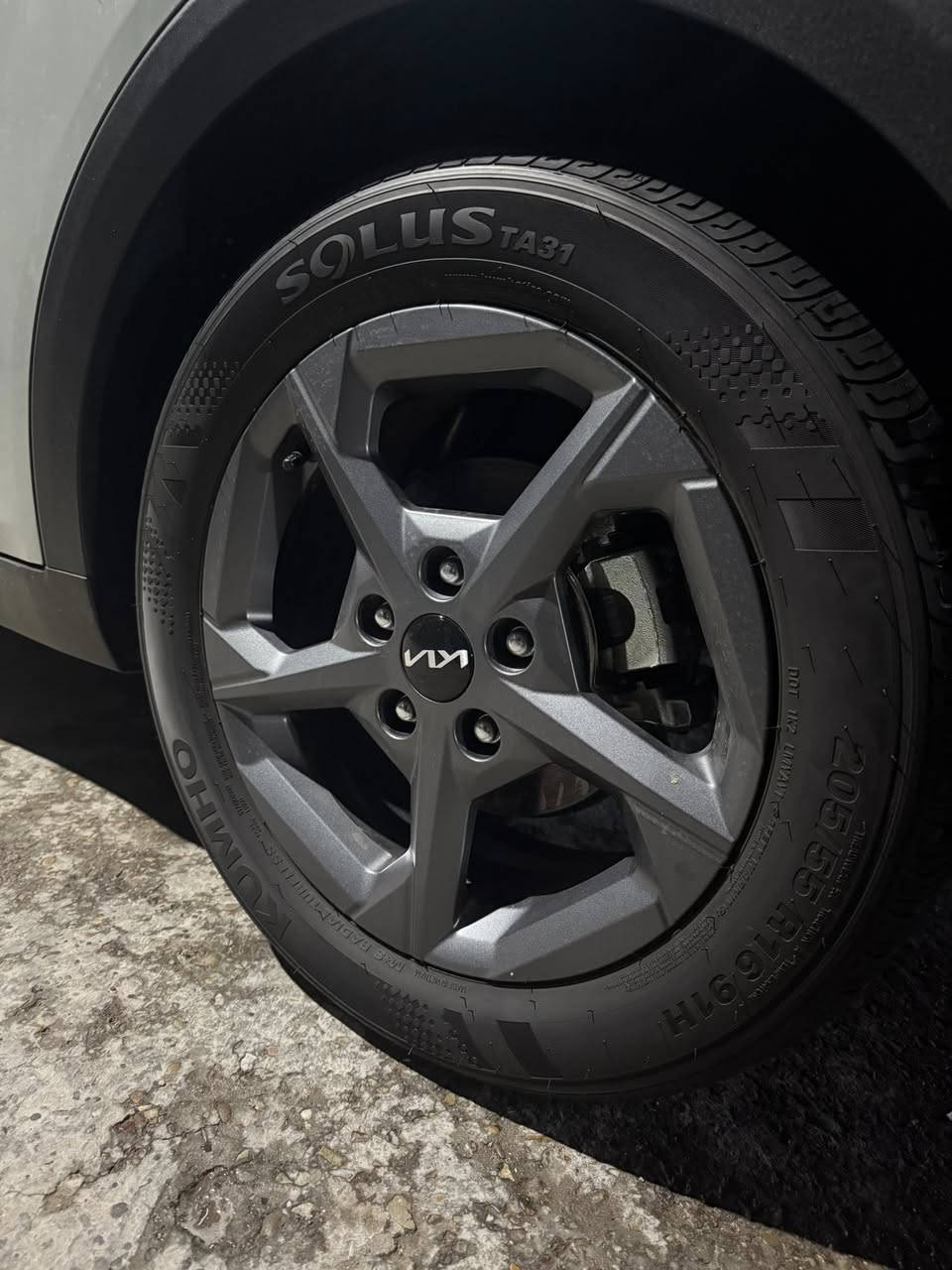 تخم ويل وتخم تاير كي فور شرط انتاج 25 وبعدهن زيرو السياره ماشيه 388 كيلو مراوس بويل اسود هوه وتايراته بشرط جدد اخذ فرق مكاني بغداد البلديات هاتف ***********
