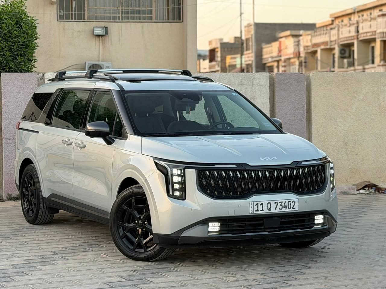 ياالله
السلام عليكم 

كيا كرنفال هايبرد 2025 SX  بلاك ادشن برستيج وارد امريكي 

Kia Carnival Mpv Sx Prestige 2025 1.6 Hybrid

                  Hybrid حجم المكينه : 1.6 تيربو + هايبرد 

         المسافه المقطوعه : 1900 ميل

            الضرر : بنيد دعاميه مبدلات نفس الون

             حالة الايرباك : دركه + دشبول 

#مواصفاتها 

1.شاشه

2.كامرات 360

3.بصمه

4. بنوراما فتحتين

5.ويل كب اسود

6. تشغيل عن بعد

7.حساسات خلفي امامي

8.بيبان كهرباء

9.لايتات لد

10.لايتات زنون

11.بكلايتات لد

12.اشاير بالمري

13.رادارات 360

14.كشنات جلد 

15.ثلاث قطع تبريد

16.هيترات بالكشنات حار بارد امامي خلفي

17.هندبريك بصمه

18.شحن وايرليس

19.هيتر بالاستيرن

20.كشافات 

21.مري شفط

22.كشنات كهرباء امامي خلفي

23.كشن السايق ميمري

24.تحديد مسار

25.نظام ايكو سبورت عادي

26.كامرات محيطية داخل السياره

27. كشنات خلفيه VIP+ كهرباء 

28 .داتا شو

فول موصفات 1/1 جاهزه مرقم بغداد 

  

تفاصيل اكثر هذا رقمي *********** تحياتي 

مكان السياره بغداد حي الجامعه
