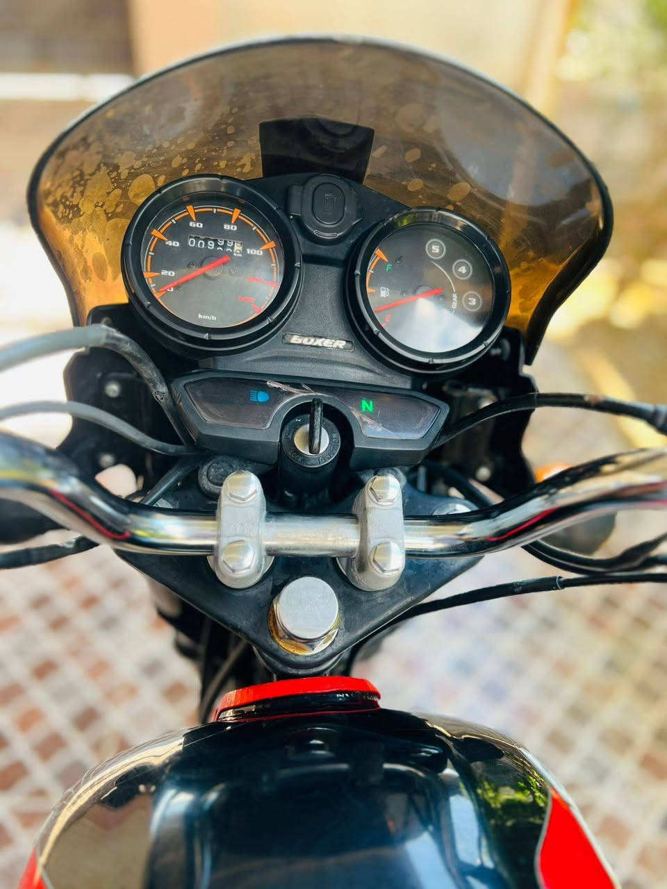 السلام عليكم ورحمة اللّٰه وبركاته
دراجة بوكسر 2020 نازلة 2021 لون أسود وخطها أحمر أوراق أصولية كاملة شرط الترقيم الدراجة نظيفة وعالبلاد 

الدراجة مجفته تجفيت نظيف ويخبل .

سعرها مليون و 50 ألف دينار فقط 

الشراي يتصل أو يراسل واتساب فقط ( *********** )
