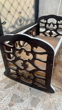 عربانه • سرير اطفال