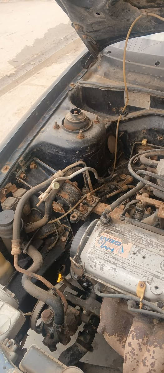 كيه سيفيه موديل 95 بكاني واسط العزيزيه راعيه يمي محرك وكير نضيفات لاتنقيص ولا تبخير  كامله تبريد يشتغل عوزه مشط بلاديه على شركه لاصبغ كرهباياته شغاله صدر جديد تايرات جدد كير وتو ماتيك مسجل يشتغل سعر 35وبيه مجال سنويه ساقطه عليه غرامات ماعرف شكد ضفيره جديد مراوس يرهم يمي ماطلع خارج العزيزيه سياره عضمته حلوه ‏‪***********‬‏
