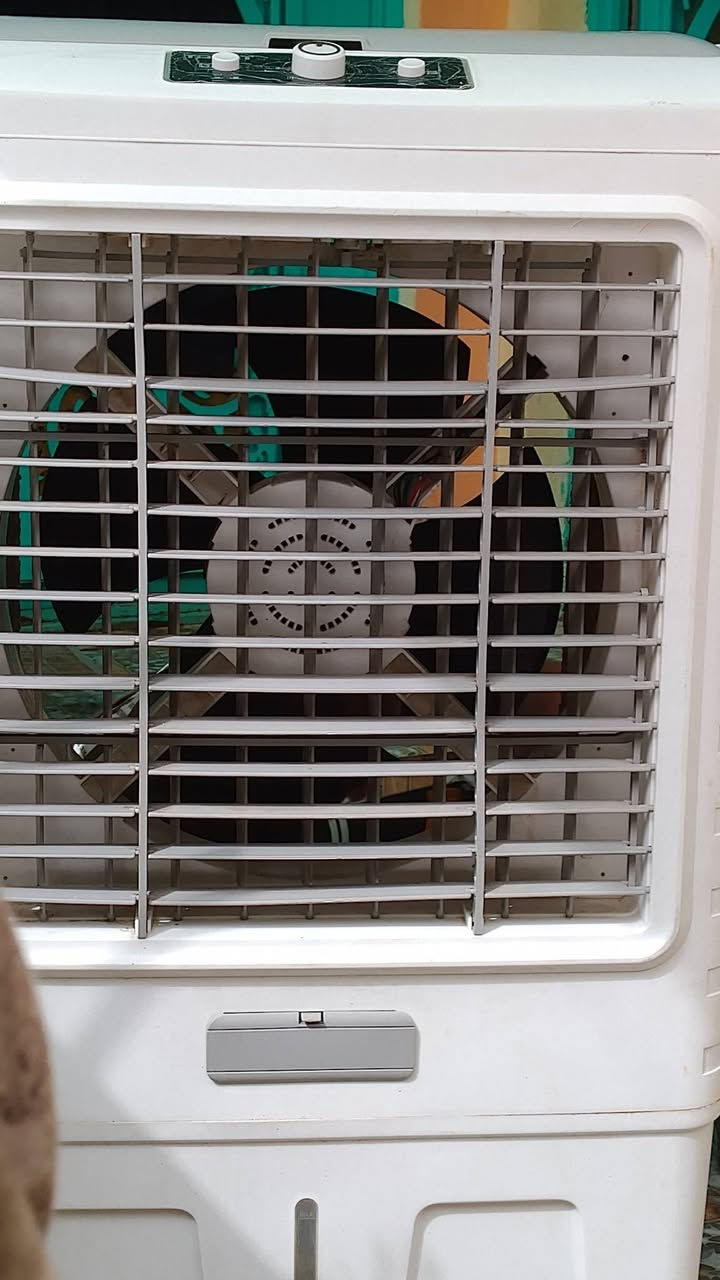 سلام عليكم مبردات اثنين نظاف للبيع ***********
