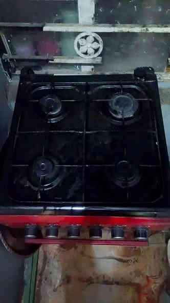 طباخ شغال ونظيف نارة حلوة سعره80مكانه الحي العسكري العلم *********** تكريت
