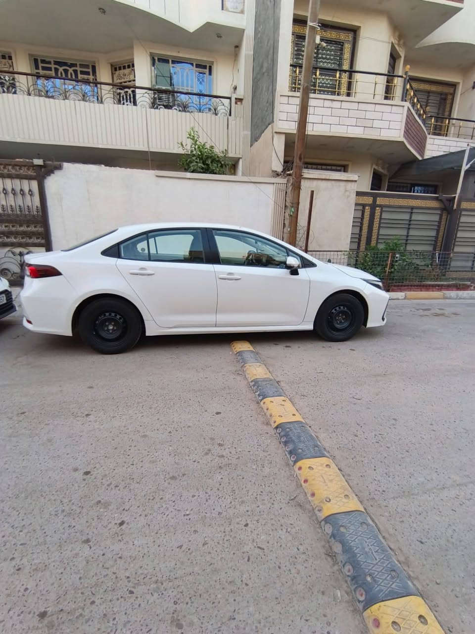تويوتا كورلا 2022 ( خـليـجـي )  ياباني
رقم بغداد بسمي هزه فحص جديدة تحويل ثاني يوم 

السعر  130$ سعر مناسب سياره جاهزه من كلشي كير محرك مكفول تبريد ثلج صدر جديد تخم تاير قبل سبوع جديد

بيهه شبر بل بنيد  وبيهه قبغ جنطه وجاملغ خلفي صبغ

 للاستفسار   وات ساب‏ ‪***********‬‏‪

***********

خليجي حجم المحرك  1.8L

مفتاح التشغيل 

تحكم مقود جهتان                           

شاشة اندرويد

حساس امامي

حساس خلفي                              

كشافات زنون 

حجم الاطارات 205/55R16

تبريد قطعتين

اشاير بالمري          

‏نظام SPORT

نظام مانع تزحلق ‎

‏Bluetooth

مخرج منفذ الطاقة                           

4دسك
