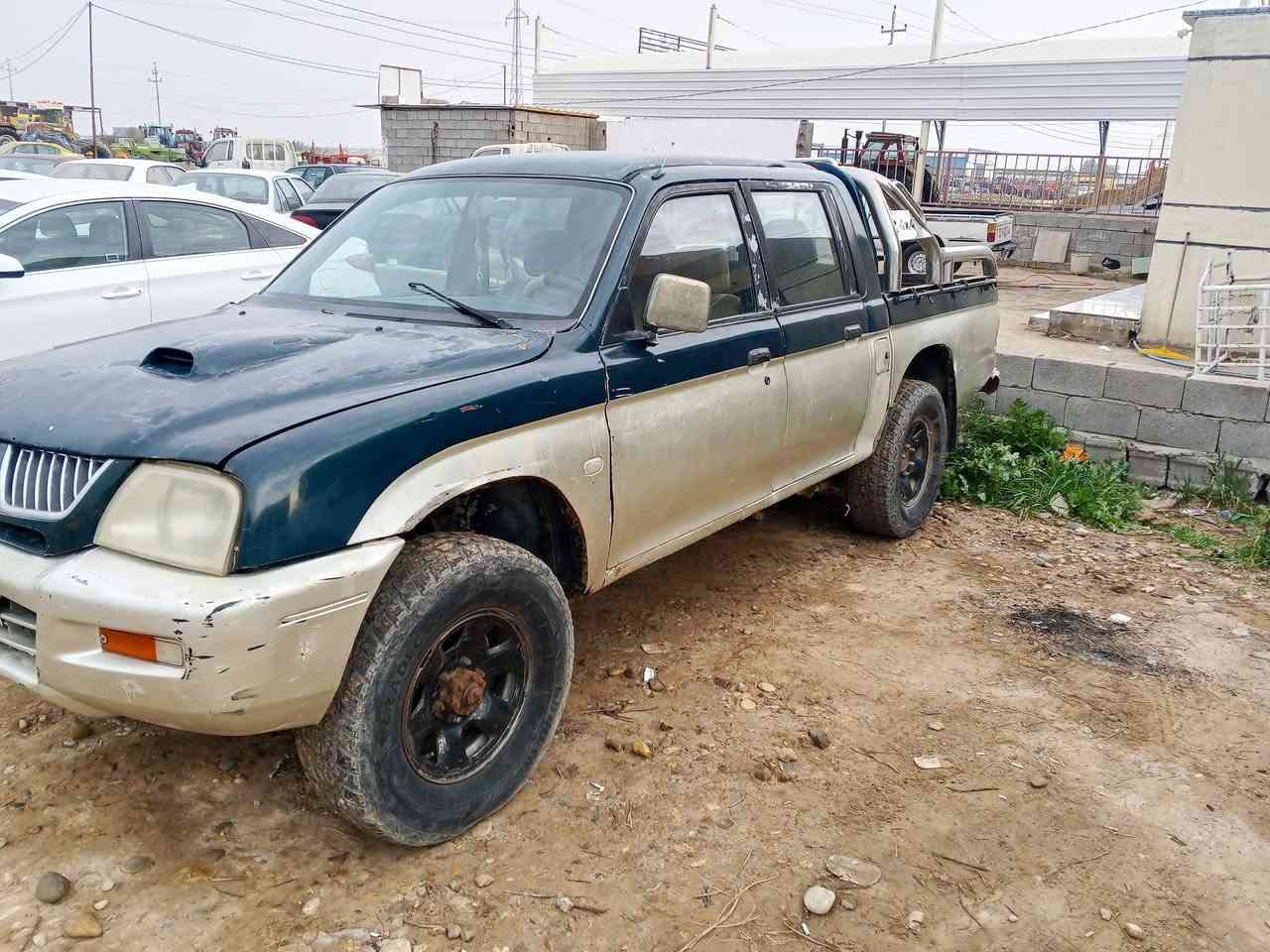 سلام عليكم للبيع ميتسوبيشي 2006 كاز 
رقم بغداد جديد تحويل أو وكالة 
كير محرك جديد 
للاسفتسار *********** واسط الزبيديه
