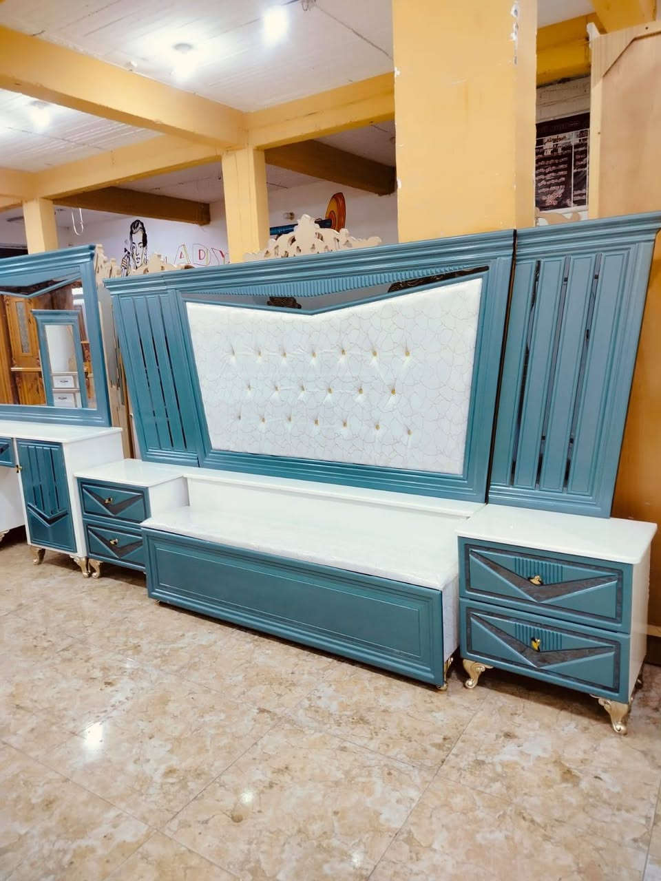 السلام عليكم عنوان واسط العزيزيه شارع التربيه يوجد واتساب ***********
