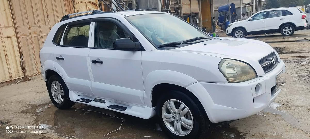 السلام عليكم 
 توسان 2009 للبيع او مراوس سياره جديده فول مواصفات خليجي كفالة من الصبغ والتبديل.  ***********
