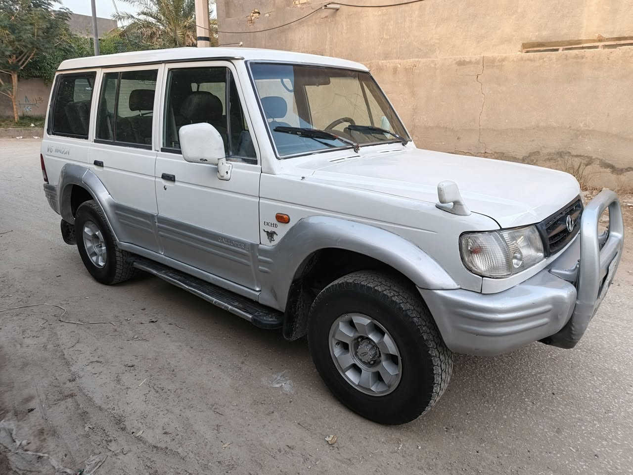 السلام عليكم كالوبر موديل ٢٠٠٢ باسمي السيارة بلادية جاهزة وكل شي شغال بس التبريد مايشتغل السعر ٤٨ للاستفسار *********** المكان الحلة
