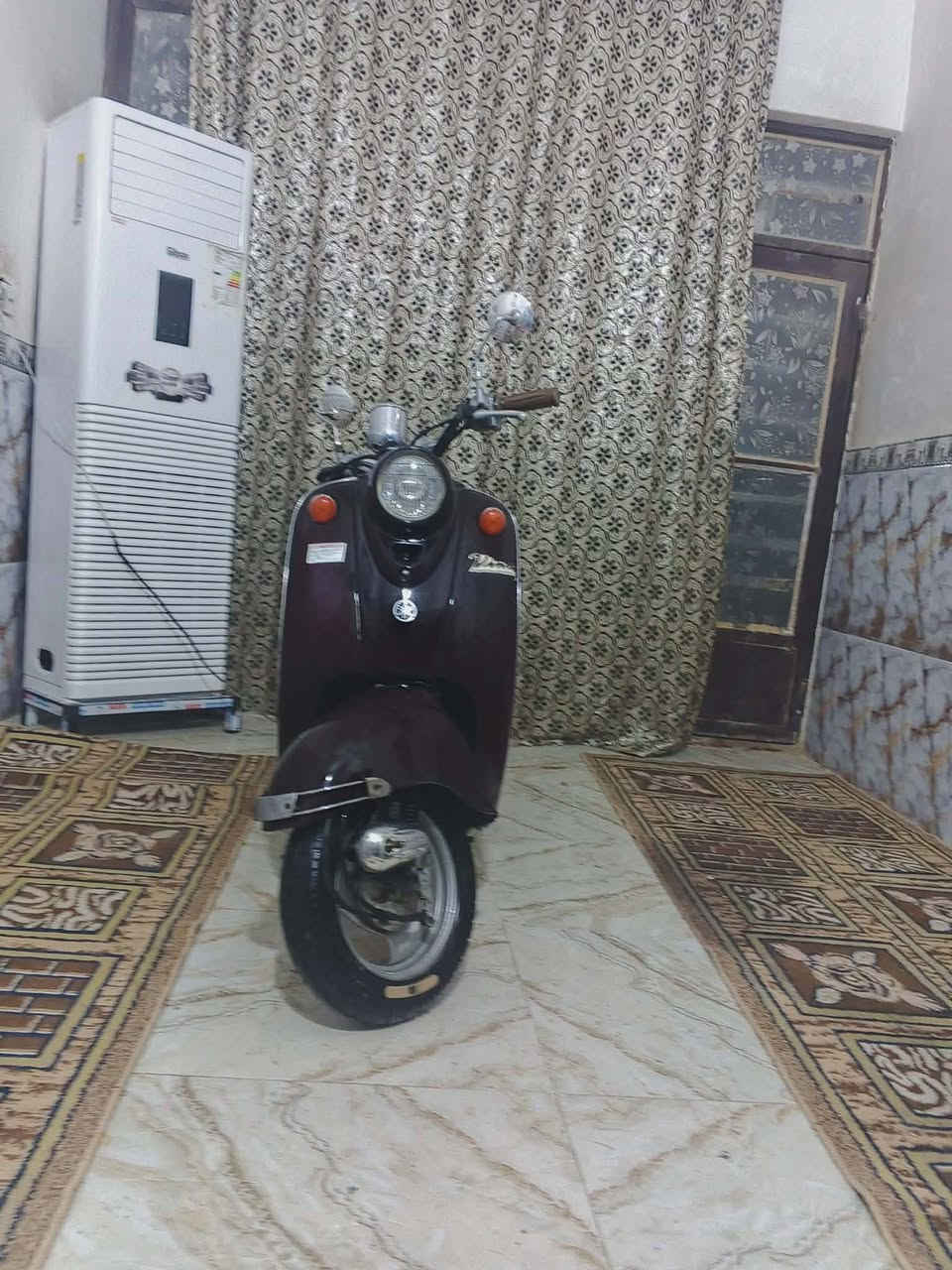 السلام عليكم للبيع دراجه كلاسك عبدالحليم ما مفتوحه كهربائياته كله شغاله سلف هندر سعر 350 مكان كربلاء حي العامل الاتصال عل رقم ***********
