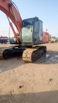 حفاره ست ثري  لبيع مكينه مكفوله مشتغله ،7000ساعه السعر 3شدات و40 ورقه ...