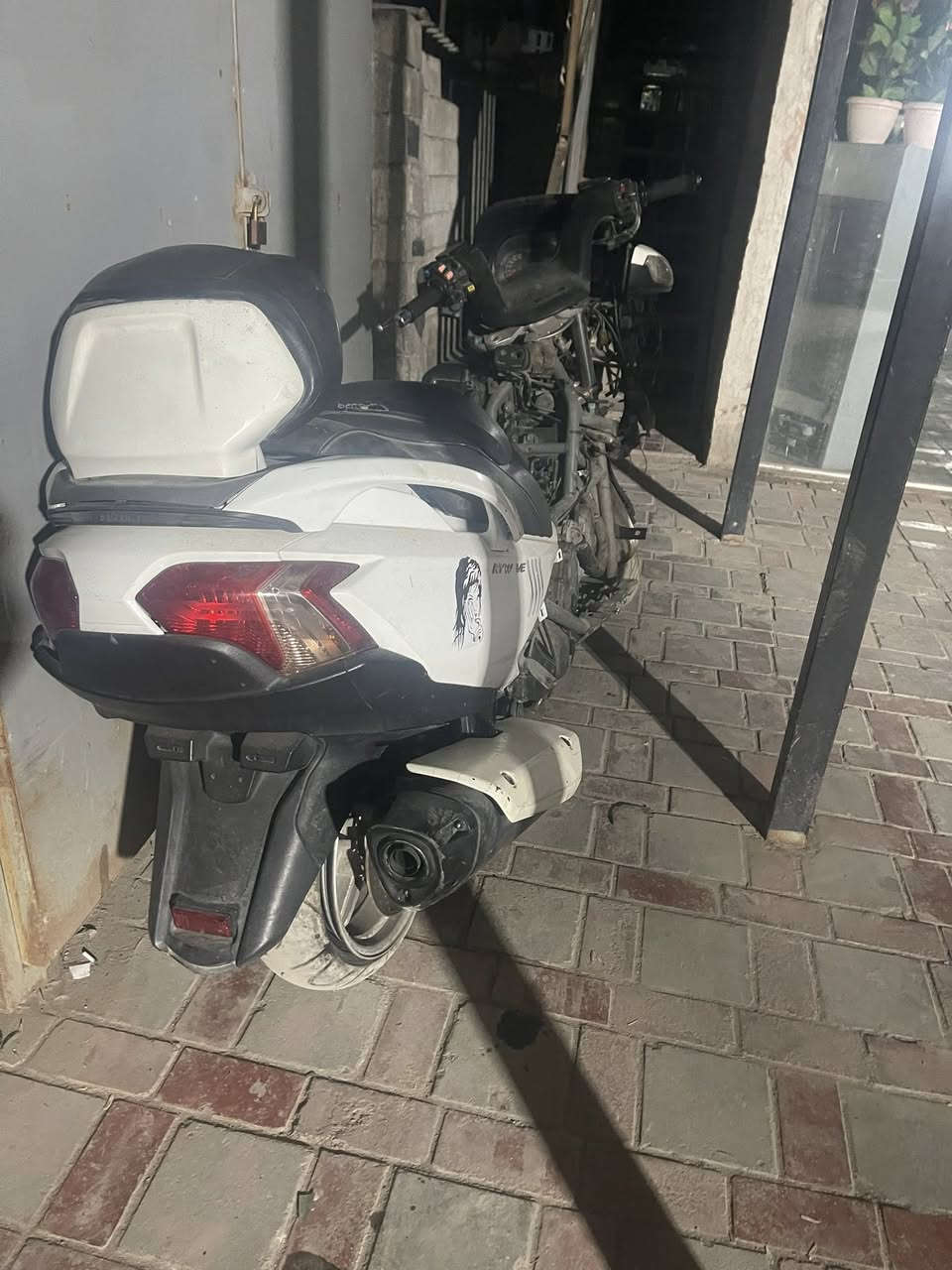 سلام عليكم 
سكاي حديث للبيع 
بيها خلل بالكير 
مكان بلديات 
***********
