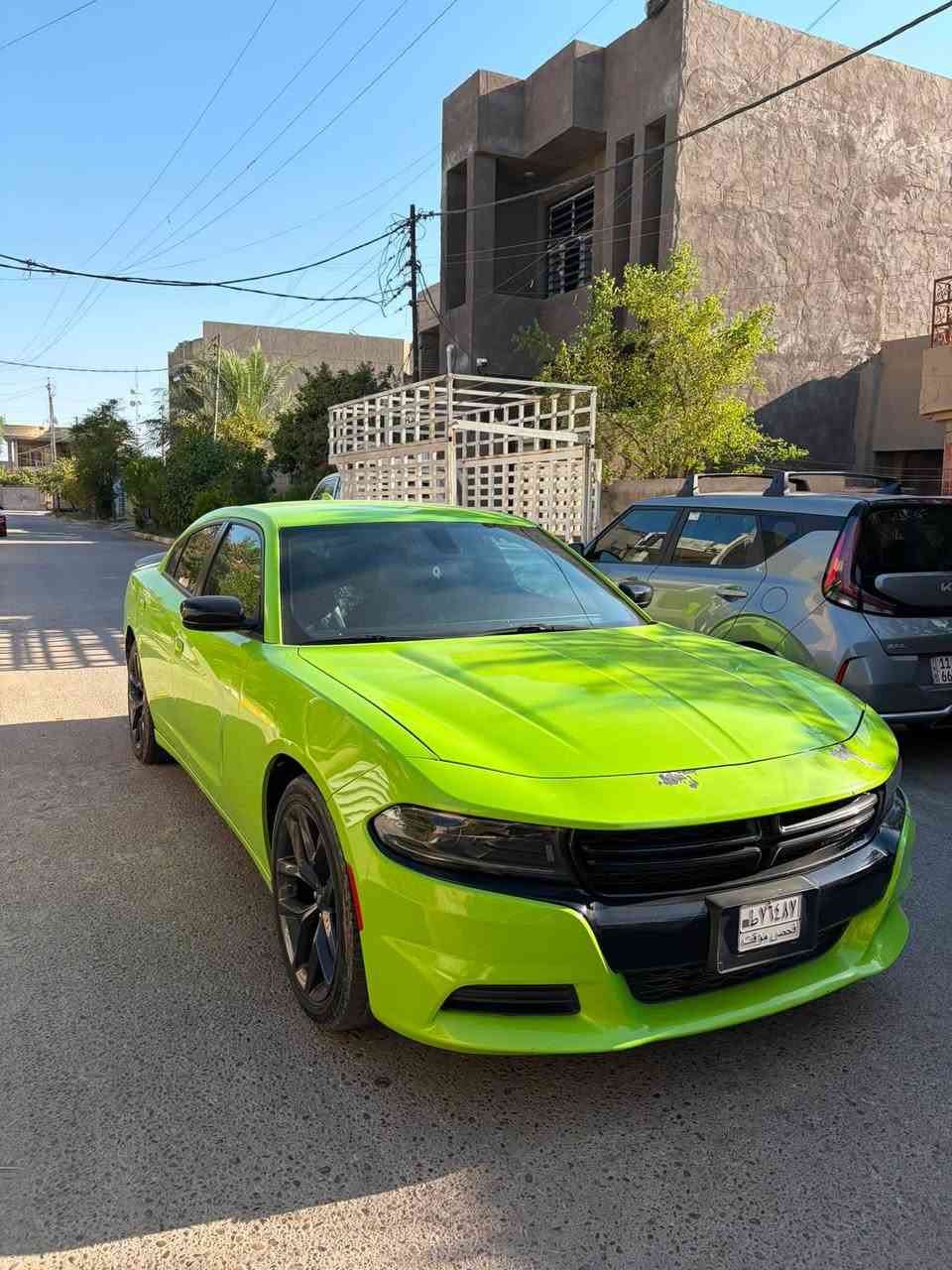 السلام عليكم للبيع چارجر ٢٣ الاصدار الاخير sxt.  بدون رقم منفيس بأسمي
ماشيه ٤٣ الف كيلو 
حادثها. فقط البنيد مبدل باقي السياره كفاله بدون لا صبغ ولا تبديل دعاميتها الاماميه نفسها ما مبدله 
 مواصفات الsxt المعروفه. شاشة حساسات بصمه وباقي المواصفات المعروفة 
للاستفسار / *********** 
مكان السياره بغداد المحمودية 
السعررر 235
