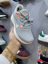 ملابس • توصيل مجاني