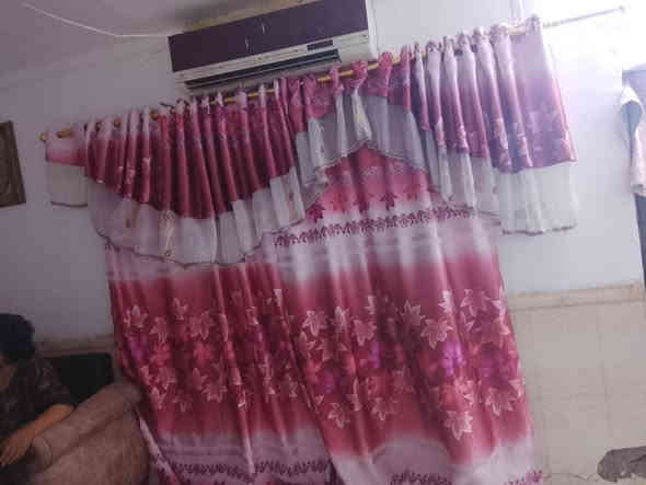 ديوان جلسه عربيه كلش حلو ومرتب وجديد ويا برده كامله الديوان مساجه 8 متر يعني فد شي حلو يرهم ب اي مضيف عادي وجلسته مريحه ب 100 الاف هوه والبرده وبي مجال مكان نجف خان النصف ( الحيدريه ) للاستفسار الاتصال علئ الرقم *********** والله يسون كلش وحلوات
