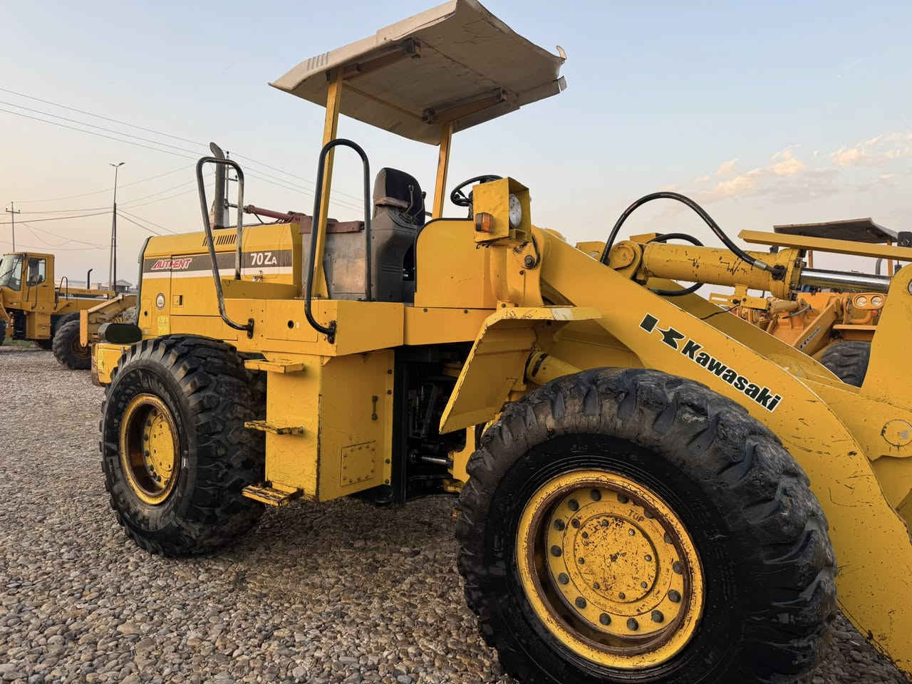 معرض القريشي 
العنوان واسط النعمانيه 
شفل حجم 70 دخول جديد
مكينه ازوزه 
ليبر هايدروليك 
بريك بل مكان 
المكينه جيديده على وضع الشركه 
الشراي يتصل ***********
