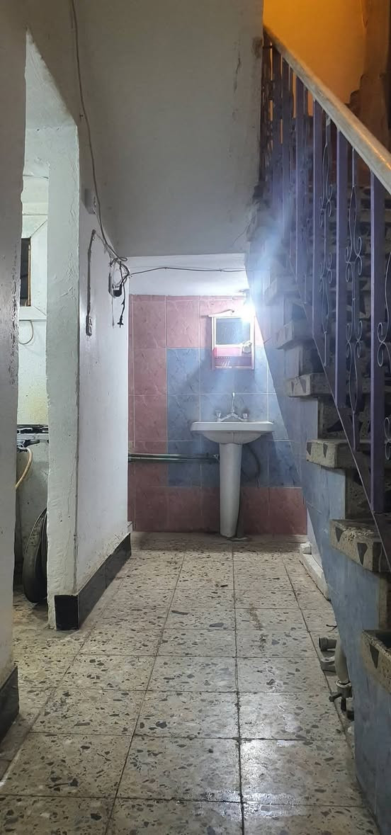 ♕بسم الله الرحمن الرحيم اللهم صلي على محمد وآل محمد ♕

🏠  :  منزل للبيع 

🌐  :  الموقع الغربي الثاني  / الموقع جداً مميز 

🍔  :  خلف مطعم الحسنين 2

🦷  : مقابيل مركز جوهرة الشام الطبي 

📐  : المساحة 130 متر   /  واجهه 9  /  والنزال  21

🛣  :  على شارع   6 متر

🏗  :  البناء كونكريت 
ـــــــــــــــــــــــــــــــــــــــــــــــــــــــــــــــــــ

////////  تفاصيل اكثر ////////

الطابق الاول 

غرفه نوم عدد 2  +  صاله  +  براني + مطبخ  + طارمه 

+  صحيات داخليه وخارجية 
ـــــــــــــــــــــــــــــــــــــــــــــــــــــــــــــــــــــــــــــ

الطابق الثاني 

غرفه نوم عدد 2 + صاله + مطبخ  + صحيات 
ــــــــــــــــــــــــــــــــــــــــــــــــــــــــــــــــــــــــــــــ

💰  : السعر 235 مليون وبي مجال 

📲  :  الاستفسار اكثر الاتصال على الرقم 

📞  :  ‏‪0788 251 8491‬‏  واتساب 

✨  لــن تـکون وحـيداً ابـداً مع  الــ مهيمن  للعـقار✨
