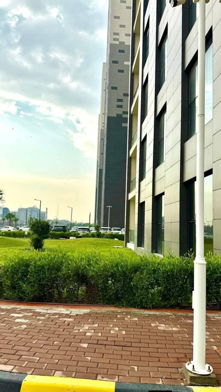 فرصة مميزة للسكن او الاستثمار
شقق للبيع📍مجمع مارينا بغداد السكني 
🔹 تفاصيل الشقة الاولى :
  المساحة 145 متر 
   2 غرف نوم
   بناية C2 
-------------------------------------------------
🔹 تفاصيل الشقة الثانية:  
 المساحة 171 متر
  3 غرف نوم
  بناية C2
📲 السعر والتفاصيل واتساب: ***********
شركة بوابة بغداد للتسويق العقاري 🏙
عنوان الشركة: السيدية - مقابل مجمع مارينا السكني - مجاور المستشفى الملكي الاهلي

