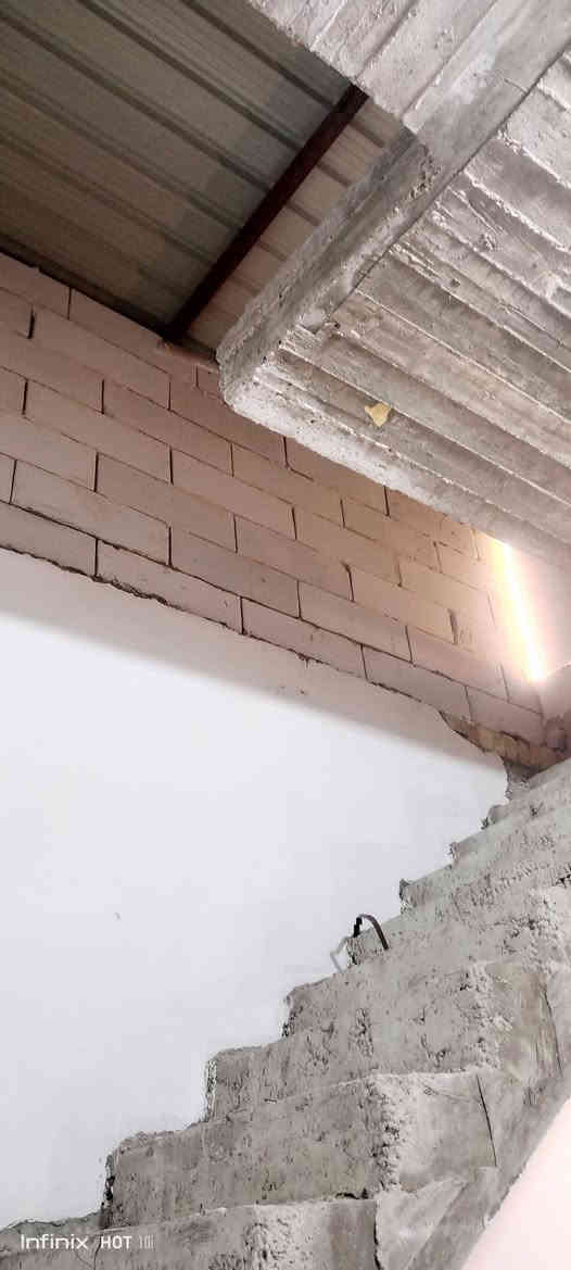 السلام عليكم ورحمة الله
يا رزاق يا كريم 

عندي البيت البيع 

عنوان علوة الفحل قريب على جسر الامام علي مقابيل الصيدليه هند ادور 

يحتوي الدار على 

غرفه عدد 2+صاله+مطبخ+استقبال+مكشوفه +حمام عدد 2 

بناء البيت 

طابوق جمهوري نهروان 

سقف صب 

اساس صب 
مساحه 100 متر 
سعر 40 وبيه مجال 

رقم الهاتف ***********

رقم الواتساب ***********
