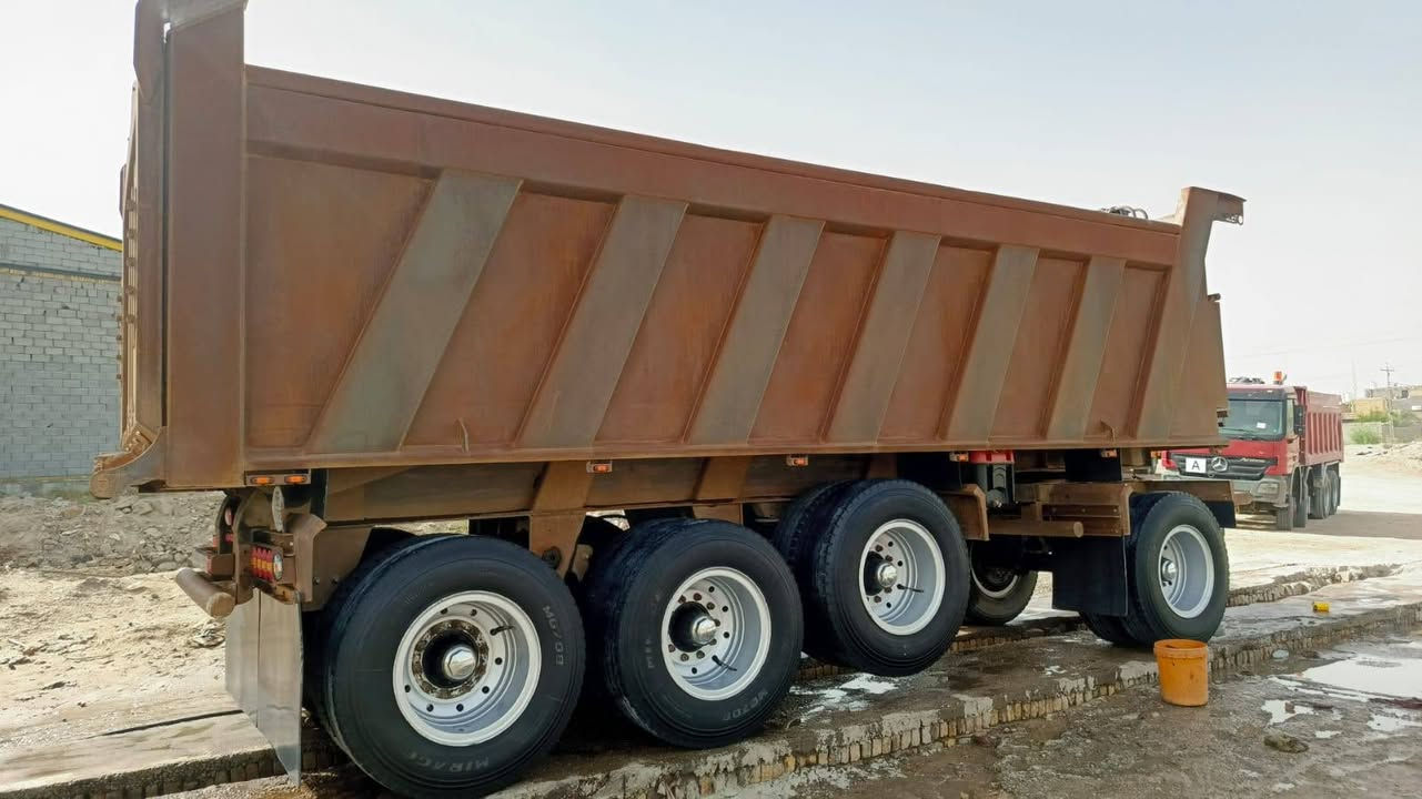 السلام عليكم للبيع مقطورةموديل 2025 شهر ال٥
ثلاث دناكير طول سبعه او نص
تخم تاير 24 صاج جديد
معمل احمد شكر  جديده وحلوه مشتغله قليل
للاستفسار ‭//*********** //*********** // 
السعر 250$
بيها مجال للشراي
