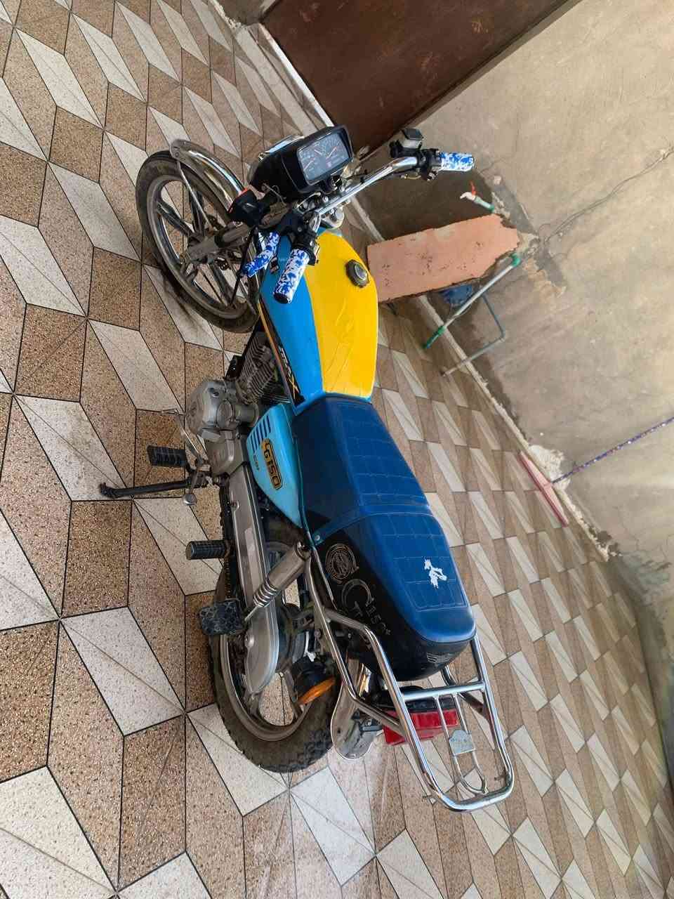 من بعد السلام دراجه سيفان ٢٢ محرك مفتوح نشاط وشلعه ومعدل خير من الله للمراوس نزل دراجتك بالتعاليق 
ملاحظ الدلفري مو ويا 
بس يعوزو غسله مرتبه


**إذا كنت صاحب هذا الإعلان وتريد حذفه لأي سبب، رجاءا أرسل رسالة إلى الدعم الفني**