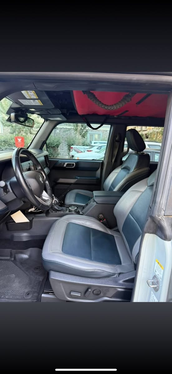 السلام عليكم للبيع فورد برونكو outer banks موديل 22 محرك 2.3 تيربو اربعة سلندر راح انزل كل التفاصيل بالصور مكاني بغداد اليرموك ورقم الهاتف ***********
