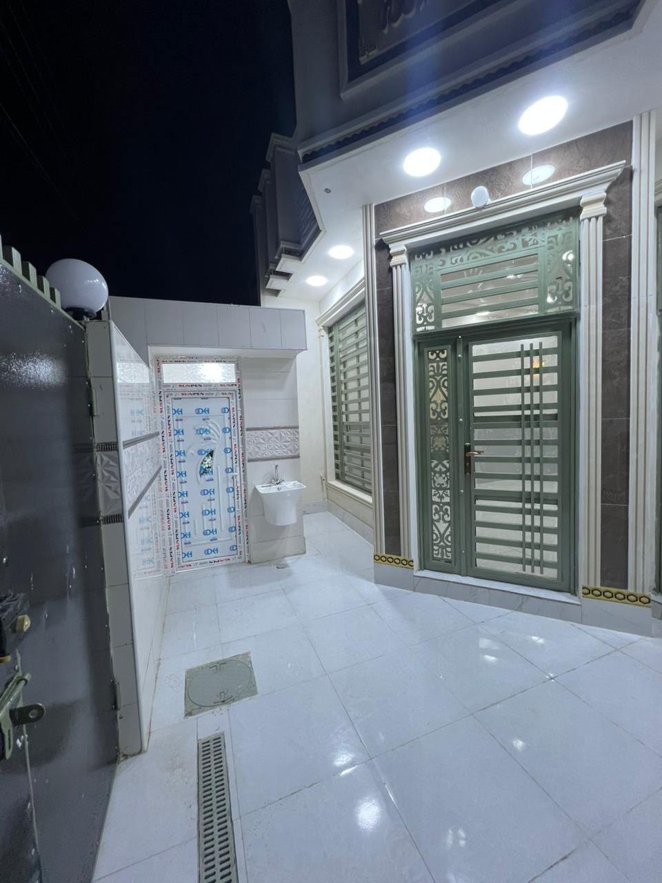 دار البيع  مغربه  قرب  جمله ابو  تحسين المساحه 140/متر   جاهز اللسكن بنأ حديث    طابو صرف   اللاستفسار على رقم الهاتف ***********
