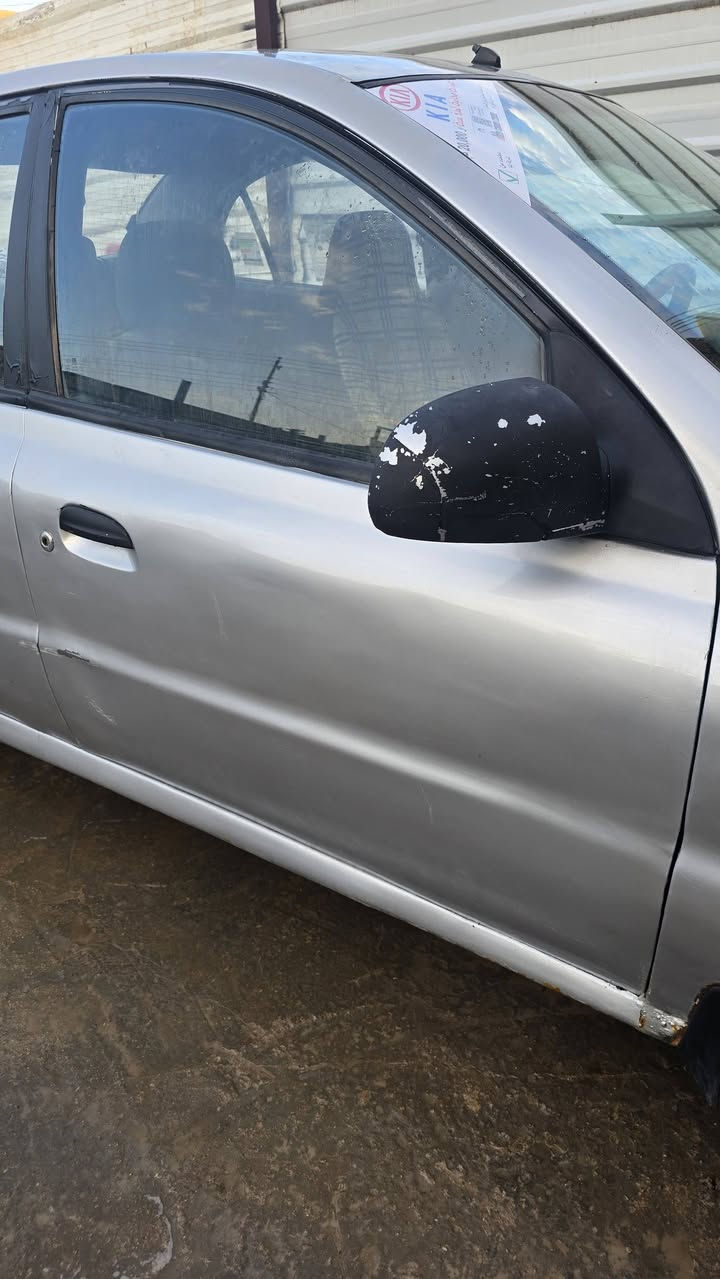 ريو ٢٠٠٣ خصوصي بغداد للبيع
السلام عليكم للبيع كيا ريو 2003
لون رصاصي فضي
سنوية باسمي
سيارة اعتيادية بحالة جيدة
السعر ٤٣ ورقة وبي مجال
السيارة شخطتها بالصفحة اليمنة (موجودة صورها) وصبغتها حزام وباقي التفاصيل شتسال اجاوبك تعليقات او اتصال او تطلب صورة معينة 
***********
