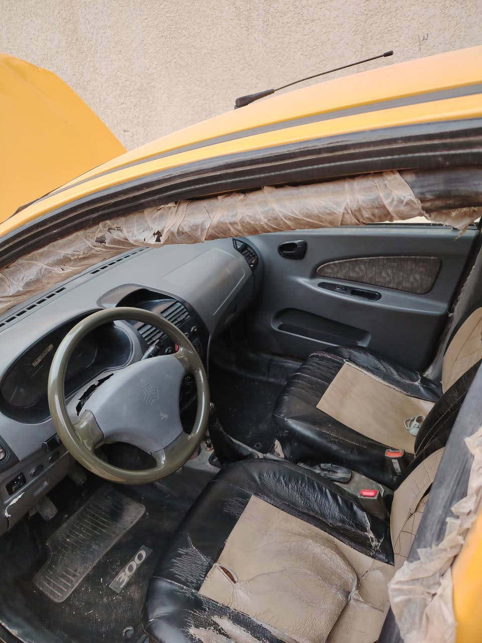 سياره طيبه 2016  نظيفه سياره باسمي المكينه تعبانه يرادلها تبديل وعليها غرامات مليون و١٥٠ الفف
السعر ٢٣ ورقه وبيها مجال

للاستفسار ***********
