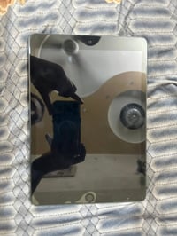 ايباد 9 ذاكره 64 نضيف نضافه فول الضمان صارله سبوع من خلص استعمال قليل ...
