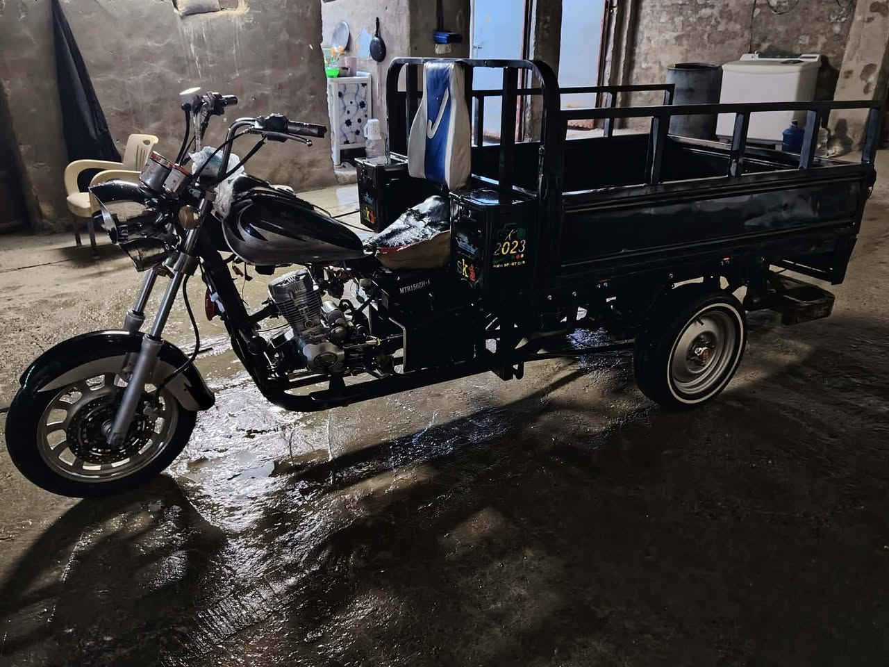 السلام عليكم 
ستوته للبيع مديل 23 سنويه وقم انكليزي مداور ثاني يوم 
اكسن مالتها بلادي 
تواير وياله جدد 
مكينه مامفتوح منها برغي بس كلجات 
مكان نجف 
الشراي يتصل  
رقم 
***********
