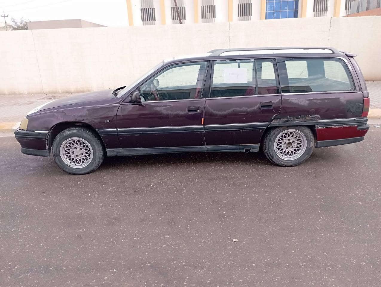 السلام عليكم ورحمة الله وبركاته
اوبل ستيشن موديل 1991
محرك بطة VVT-i
2500
رقم كركوك ألماني شرط التحويل 
السعر 24 بيها مجال قليل 
العلم الحي العسكري 
***********
